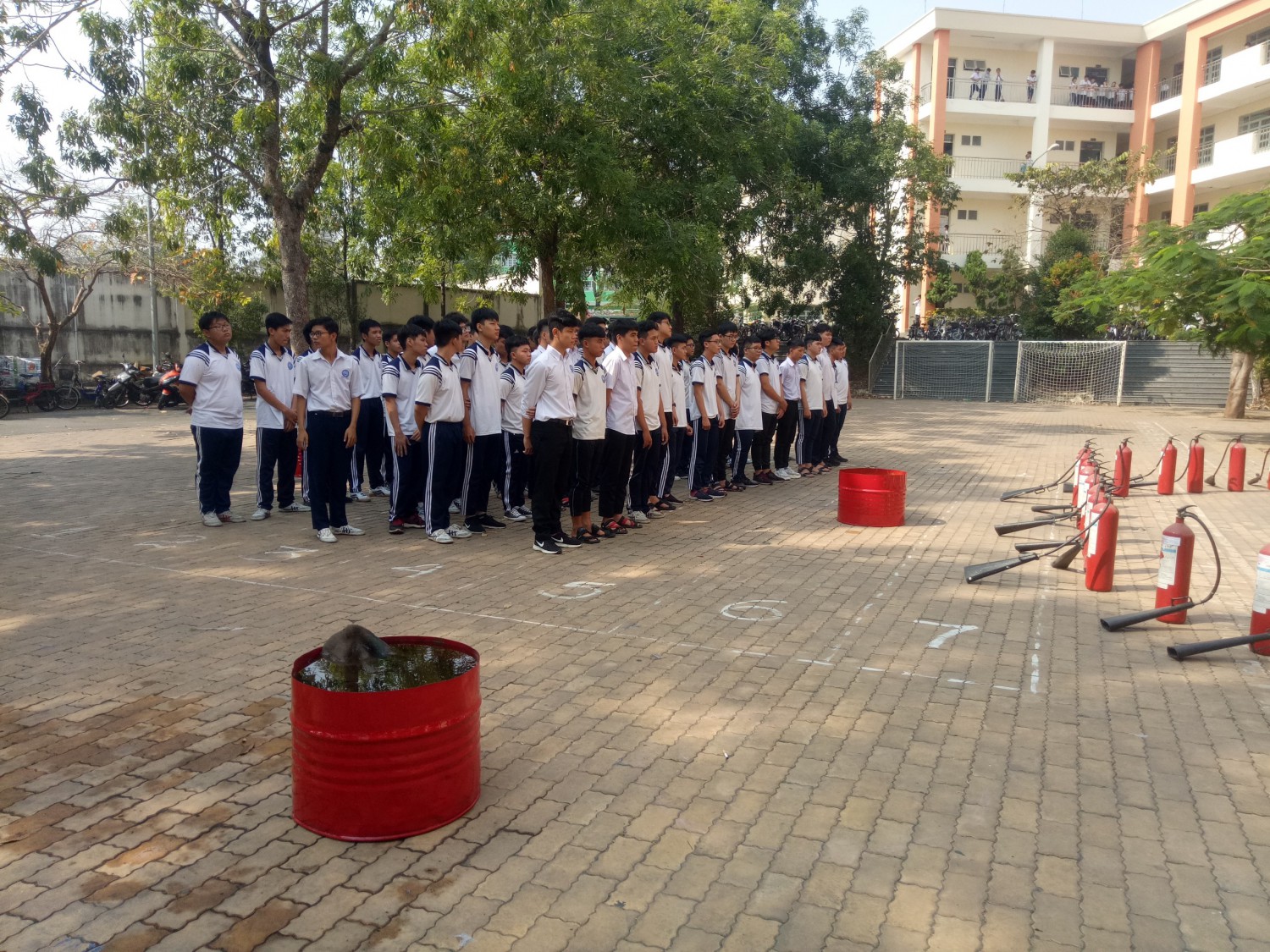 GIỚI THIỆU VỀ NHÀ TRƯỜNG